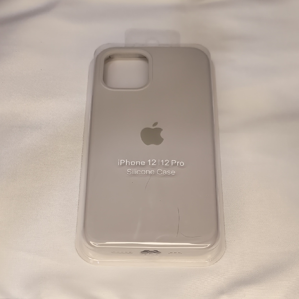 Apple iPhone 12/12 Pro Silicone Case - Cream